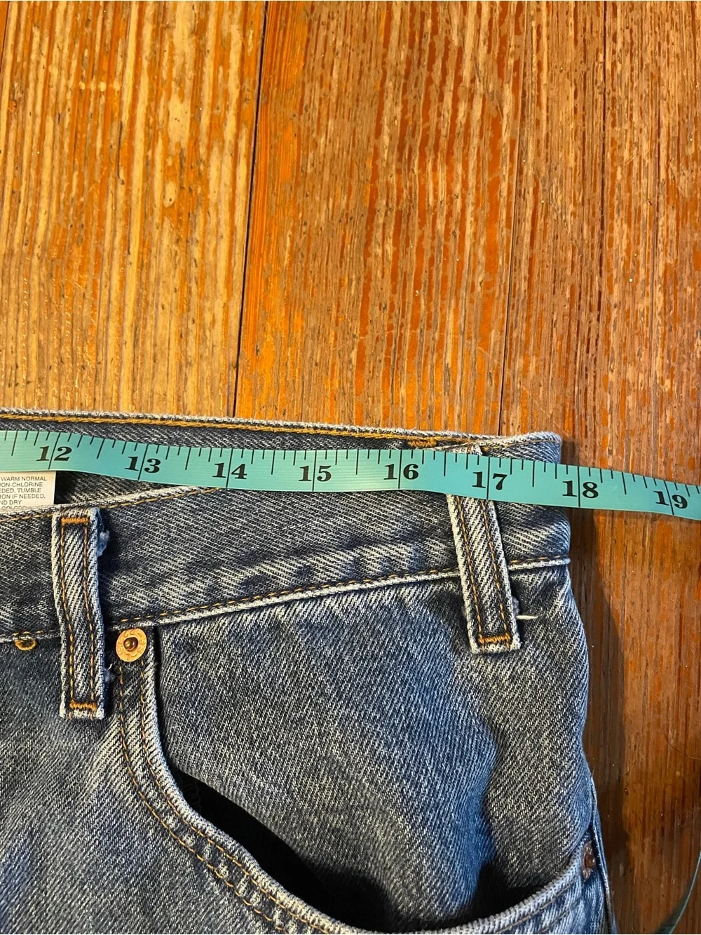 Vintage 1999 Levis 550 Medium Stonewash Jeans M110 Button Assembled DR US Cut